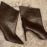 EXPRESS Boots Photo 0