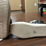 Sneakers Size 40 women’s hi Top sneakers, zipper side wore one time really cool Black Photo 4