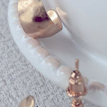 Lulus Small petal hoops in gold Photo 0