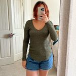 American Eagle  v neck long sleeve Photo 1