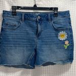 SO  Plus Size 20 Denim Jean Shorts Crochet Flower Patch Frayed Hem Photo 0