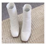 Altar'd State  White Textured Ankle Boots Booties Women's 8 Heels Snake Photo 1