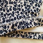 navy blue and white floral sports bra Photo 4