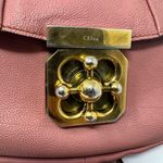 Chloé Chloe Elsie Crossbody – Pink Grained Leather with Gold Turn-Lock Photo 4