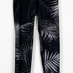 Wear It To Heart Peleton Leaf Print Leggings Gray Sz XS Black Photo 0