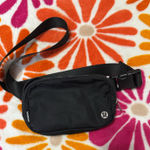 Lululemon  belt bag  Photo 0