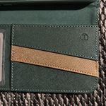 Habitu Selene Crossbody Wallet iPhone 11/XR Case Green Photo 6