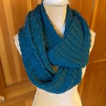 Gorgeous Wool Knit Teal Infinity Scarf /Wrap Blue Photo 2