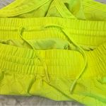 Under Armour  Heatgear Semi fitted Running Athletic Shorts Women’s Size Small Photo 4