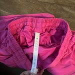 Lululemon lulu hotty hot sz 8, 4” Photo 2