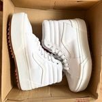 Vans SK8-HI Platform 2.0 Stacked
Women 10.0US Photo 3