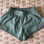 Lululemon Hotty Hot Short 2.5” Photo 0