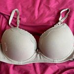 Daisy Fuentes  34c bra Photo 0