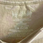 Def leopard beige distressed semi cropped leopard print t.shirt. 2X Photo 2