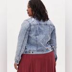 Torrid  Distressed Denim‎ Trucker Jacket size 2 Photo 3
