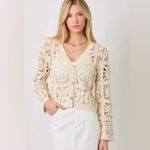 NWT Commense Cream Ivory Floral Crochet Cropped Cardigan Size Small Photo 4