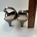 Clarks  Linvale Loop Pewter‎ Kitten Heels Pointed Toe Metallic Shoes Women Size 9 Photo 3