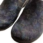 TheraFit Womens Floral Leather Slip Resistant Annie Slip Photo 4