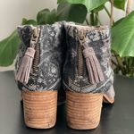 Toms Leila Aztec Print Gray Suede Heel Ankle Booties Sz 8 Photo 7