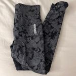 Gymshark Adapt Camo Leggings - Black Photo 2