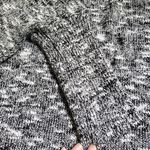 EXPRESS Short sleeves oversized black and white sweater with packets by size xs Photo 4