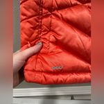 The North Face  550 Puffer Vest Orange Photo 1