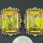Vintage FLORENZA Lime Emerald Cut Rhinestone Framed Runway Large Clip Earrings Photo 4