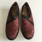Clarks Suede Leather Loafers Slip On burgundy Shoes Womens Size 10M Photo 2