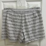 Ann Taylor  Pleated Dressy Shorts in Black & White Geometric Pattern Sz 10 Large Photo 1