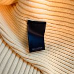 Avenue ‎ Henley Sweater Yellow  22 Photo 6