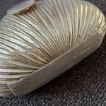Source Unknown Gold Metallic Shell Clutch Mini Purse Snap Closure Crossbody Strap Black Inside Photo 6