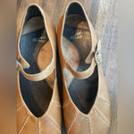 Dansko Giselle Nubuck Mary Jane Tan Leather Shoes - size 41 (10.5/11) Photo 6