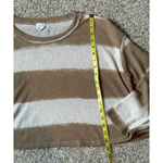 Le lis  sweater/shirt, size Large Photo 3