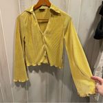 Cute golden mustard crinkle rib flare sleeve scallop hem crop button front top Gold Photo 0