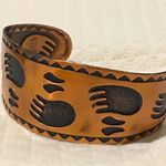 Pacific&Co BELL TRADING Southwestern Solid Copper Paw Print Cuff Bracelet Photo 2