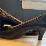 Hush Puppies Soft Style  Black 2 1/2 Inch Heels Size 6 1/2 Small Pumps Go… Photo 5
