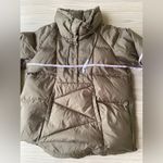 Garnet Hill  Women's Khaki Puffer Jacket Photo 4