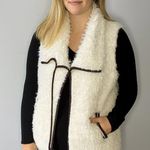 Melrose and Market Sherpa Plush Faux Fur Sleeveless Vest White Small Photo 0