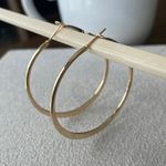 Urban Outfitters Flat hoop earrings in gold Photo 4