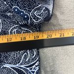 Women's Navy & White Floral Short Sleeve Top Sz M/L Flutter Sleeve Sharkbite Hem Blue Size M Photo 4