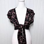 American Eagle ‎ Size S Black Floral Cap Sleeve Front Tie Smocked Waist Crop Top Photo 3