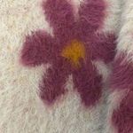 Listicle , oversized Large, NWOT, fuzzy warm sweater with daisies Photo 3