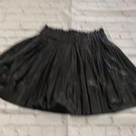 ZARA   BLK  leatherette pleated mini skirt preowned Photo 4
