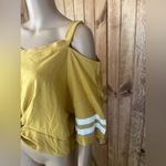 woman’s crop top with cold shoulder short sleeve shirt Sz XL Gold Photo 2