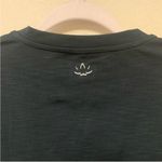 Beyond Yoga  Heather Rib Groove Cropped Top Size M
 NWT New Photo 4