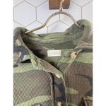 Altar'd State Ribbed Green Camouflage Button-Up Casual Shirt - Size - Medium Photo 3
