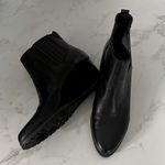 Ellen Tracy  Leather Wedge Booties EUC Photo 1