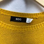 BDG  Women's Mustard and Cream Crew Neck Sweater‎ Photo 1