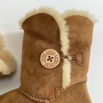 UGG  Bailey Button II Mid-Calf Sherpa Sheepskin Suede Boots in Chestnut Size 7 Photo 5