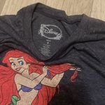 Disney  graphic t shirt Ariel small Photo 2